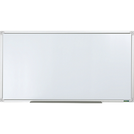 Ein leeres, weißes Whiteboard mit silbernem Metallrahmen und einer Stiftablage am unteren Rand.