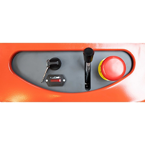 Bedienfeld eines Gabelstaplers mit Zündschloss, Batteriestandsanzeige, Steuerhebel und rotem Not-Aus-Schalter.