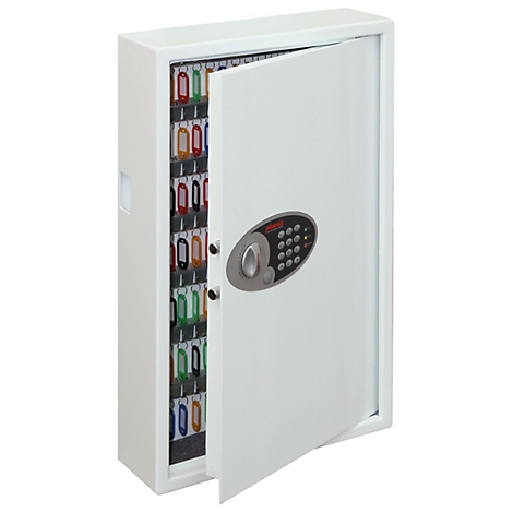 Weißer Schlüsselschrank mit elektronischem Zahlenschloss, Tür leicht geöffnet, bunte Schlüsselanhänger im Inneren.