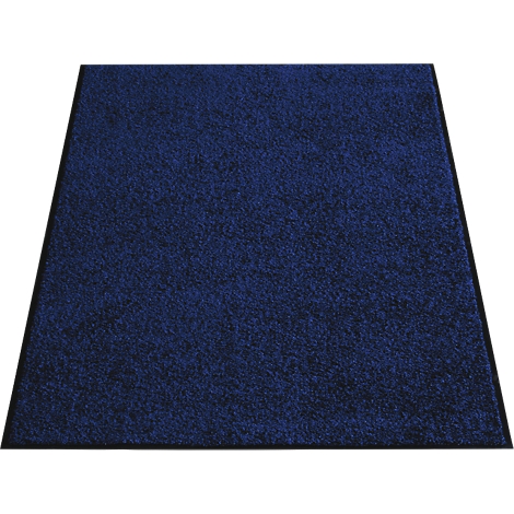 Blauer Teppich mit schwarzem Rand. Rechteckige Form, flauschige Oberfläche.