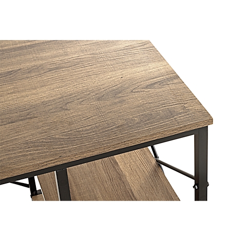 Nahaufnahme einer Holzschreibtischplatte mit schwarzem Metallrahmen. Die Holzmaserung ist deutlich sichtbar.