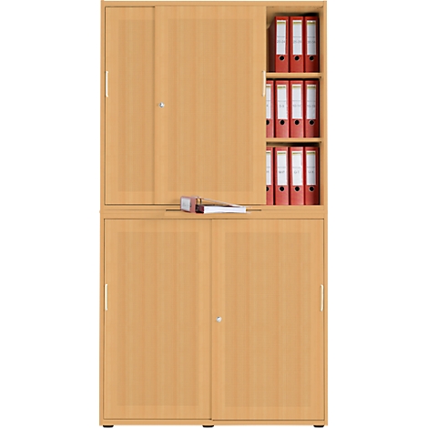 Lichte houten kast met schuifdeuren en rode ordners.