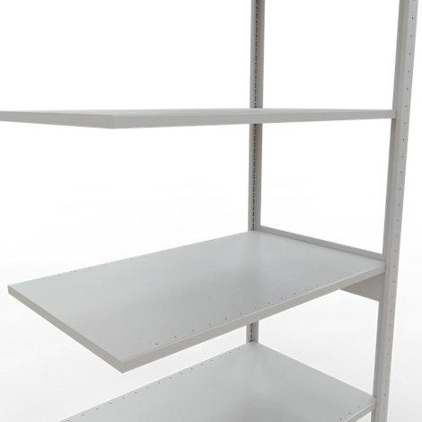 Lege planken op een witte achtergrond. Metalen constructie.