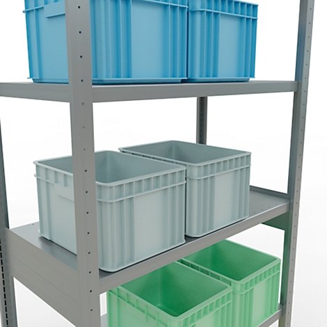 Estantería con cajas de plástico azules, grises y verdes. Diferentes tamaños, organizados en estantes.