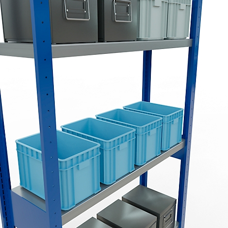 Een rek met blauwe kratten en grijze containers op verschillende niveaus. Blauwe zijkanten en grijze planken tegen een witte achtergrond.