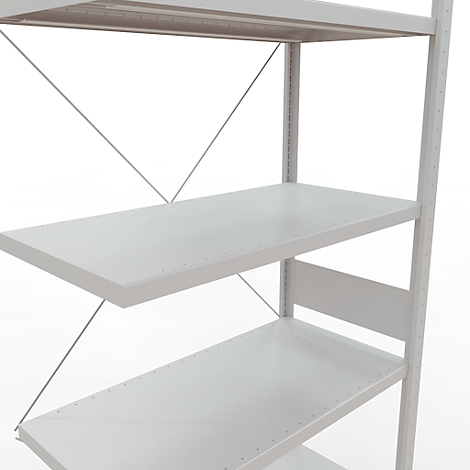 Detailweergave van een lichtgrijs metalen schap met meerdere niveaus en diagonale versteviging.