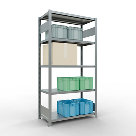 Ein Metallregal mit grauen Boxen, einer braunen Box und blauen und grünen Boxen. Vor weißem Hintergrund.