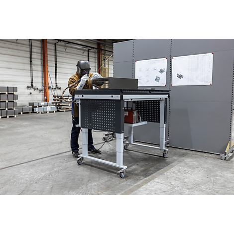 Graue Kamera-Umrisszeichnung auf weißem Hintergrund.