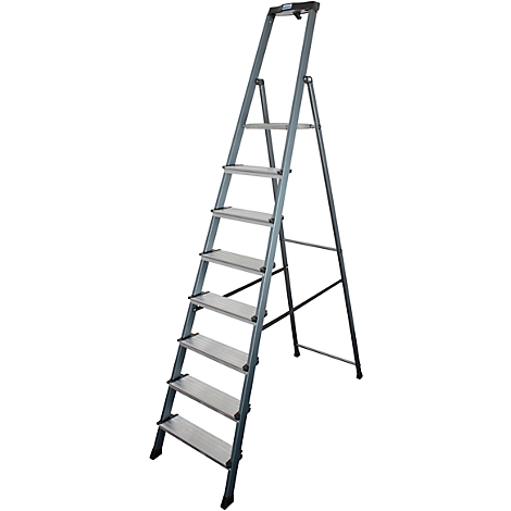 A gray stepladder stands freely, with eight steps. It has a stable stand and is suitable for indoor and outdoor use.