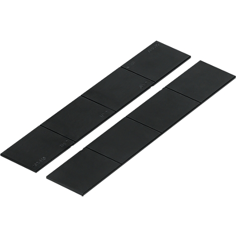 Deux bandes rectangulaires noires composées de parties carrées.