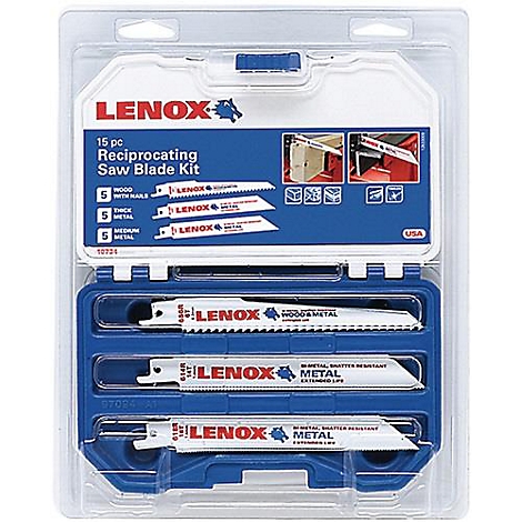 Open blauwe plastic koffer met zaagbladen die er gedeeltelijk uitsteken. Op het deksel staat "LENOX" in hoofdletters.