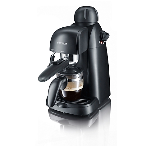 Machine à expresso noire Severin avec une carafe en verre remplie sur fond blanc.