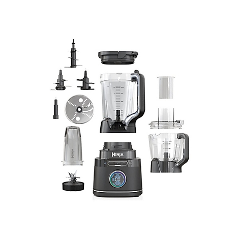 Ninja Standmixer mit verschiedenen Zubehörteilen und Aufsätzen vor weißem Hintergrund.