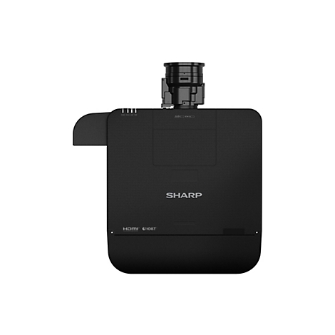 Schwarzer Projektor mit Objektiv und „SHARP“-Logo. HDMI- und HDBT-Anschlüsse sind zu sehen.