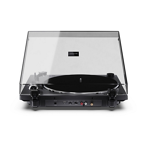 Rückansicht eines schwarzen Sharp Plattenspielers mit Anschlüssen für Strom, USB, Gain, Preamp und RCA-Ausgängen.