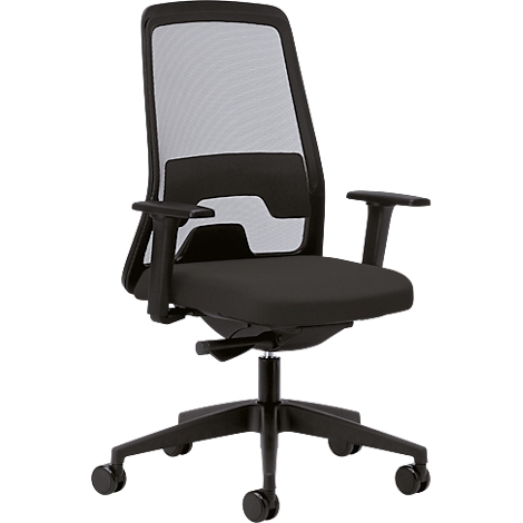 Chaise de bureau noire avec dossier en maille, accoudoirs et roulettes.