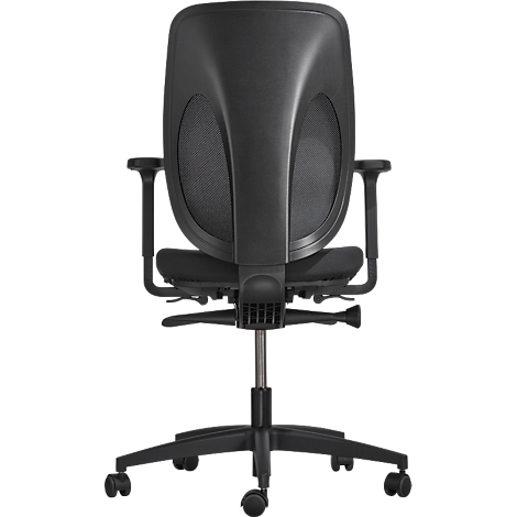 Chaise de bureau noire, photographiée de dos. Dossier en maille, accoudoirs et roulettes.