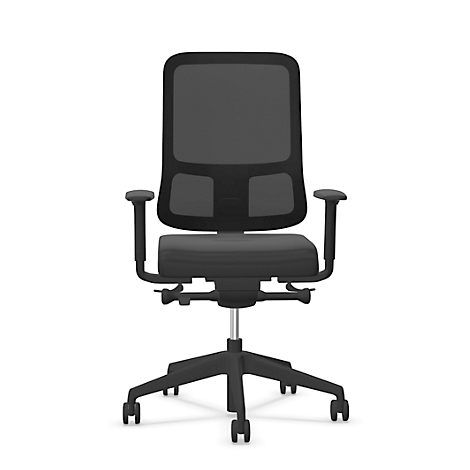 Chaise de bureau noire avec dossier en maille et accoudoirs, sur fond blanc.