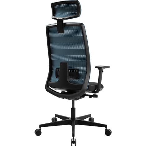 Chaise de bureau avec dossier en maille bleue. Cadre noir, roulettes et accoudoirs. Le dossier et l'appuie-tête sont réglables.