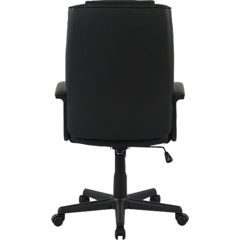 Vue arrière d'une chaise de bureau noire avec des roulettes sur fond blanc.