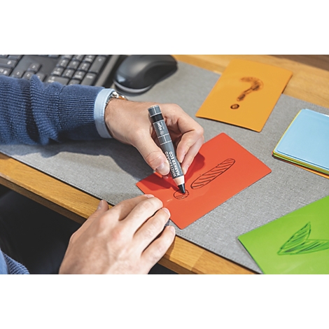 Ein schwarzer Spitzer mit dem Sigel-Logo. Oben eine Öffnung für den Stift, daneben die Metallklinge.