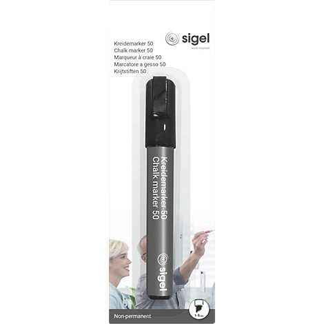 Schwarzer Kreidemarker vor weißem Hintergrund mit Personen im Hintergrund. Aufschrift: Chalk Marker 50, Sigel.