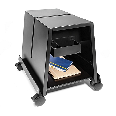 Table de présentation noire avec roulettes. Deux étagères en haut, en dessous une étagère avec des cahiers. Une étagère pour les stylos.