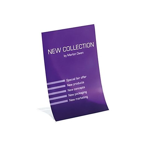 Brochure violette avec texte blanc "NEW COLLECTION". En dessous est écrit "by Marlon Owen". D'autres informations sont répertoriées sur la brochure.