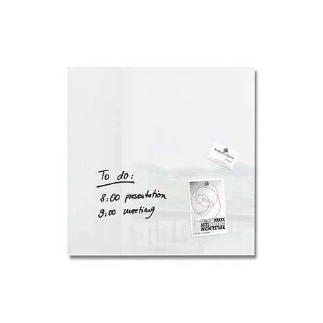 Tableau magnétique en verre blanc carré avec texte noir. 'To do:' avec planning. Deux cartes accrochées au tableau.