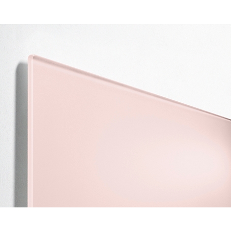 Gros plan d'une surface rectangulaire rose sur fond blanc. Le bord est légèrement arrondi.