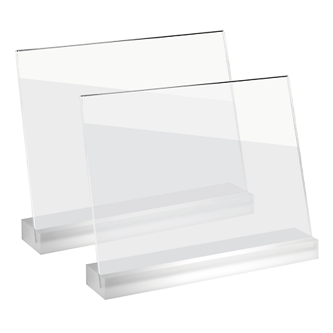 Zwei transparente Acryl-Aufsteller für Tischkarten oder Menüs vor weissem Hintergrund.