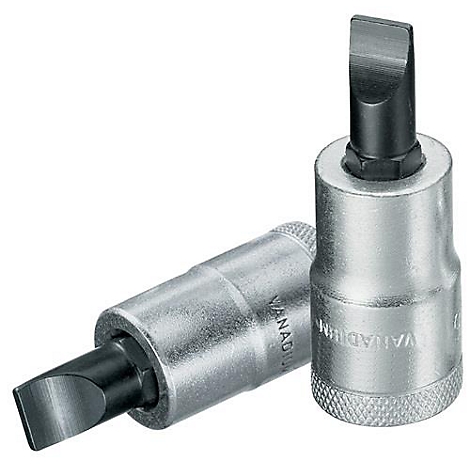 Twee schroevendraaieropzetstukken, metaalglans. Eén kop wijst naar de kijker, de andere ligt op de achtergrond.