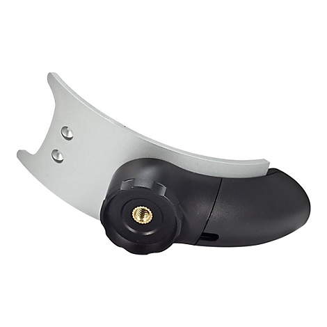 Detailaufnahme eines Kamera-Zubehörs mit silbernem Winkel und schwarzem Gehäuse.