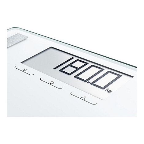 Nahaufnahme der digitalen Anzeige einer weißen Personenwaage mit der Anzeige 180,0 kg.