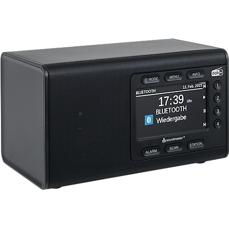Radio numérique noire avec écran, affichant l'heure, le Bluetooth et la date. Plusieurs boutons pour l'utilisation. Inscription : soundmaster.