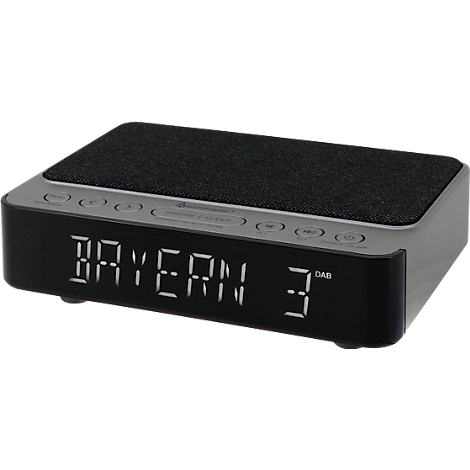 Radio noir avec affichage numérique. L'écran affiche "BAYERN 3". Un cache-haut-parleur est sur le dessus.