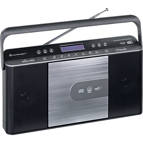 Radio Soundmaster noir et argent avec lecteur CD, antenne et poignée de transport. Des chiffres sont visibles sur l'écran.