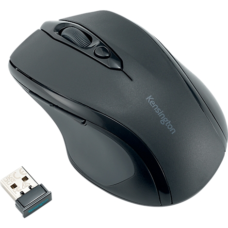 Souris sans fil noire avec récepteur USB. « Kensington » est imprimé sur la souris.