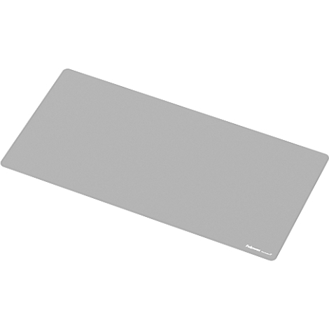 Surface de tapis de souris rectangulaire gris clair, inclinée.