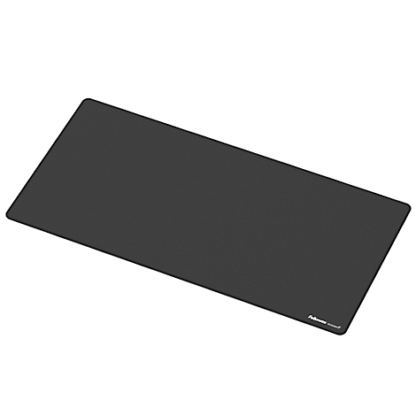 Tapis de bureau rectangulaire gris foncé avec coins arrondis. Le nom de la marque Fellowes est en bas à droite.