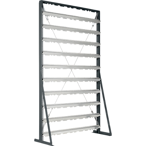 Hoog, vrijstaand metalen rek met meerdere horizontale opslagplanken op een witte achtergrond.