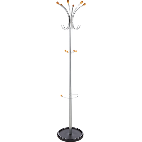 Een zilveren kapstok met haken en houten afwerking op een zwarte voet.