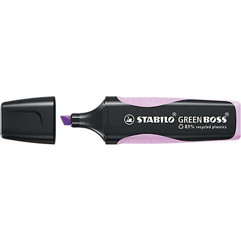 Ein schwarzer Textmarker, der halb geöffnet ist. Der Stift hat einen lila Stiftkopf und die Aufschrift STABILO GREEN BOSS.