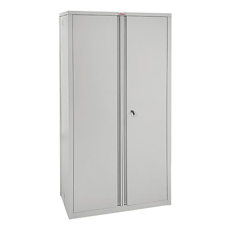Grauer Stahlschrank mit zwei Türen, einem Schloss und roten Schriftzug.