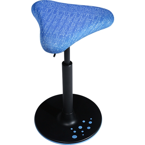Blauwe ergonomische stahocker met zwarte voet en kolom. De zitting heeft een speciale vorm voor comfortabel staan.