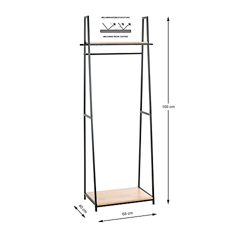 Schwarze Kleiderstange mit Holzböden, Maßangaben: 166cm hoch, 68cm breit, 40cm tief.