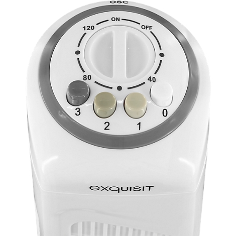 Nahaufnahme eines weißen Ventilators mit Bedienfeld. Es gibt einen Drehregler für die Zeiteinstellung, Tasten und das Wort "exquisit".