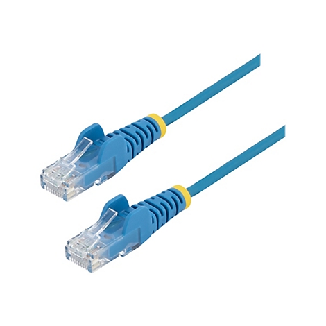 Zwei blaue Ethernet-Kabel auf weißem Grund. Die Stecker sind blau, das Kabel selbst auch. Gelbe Akzente an den Steckern.
