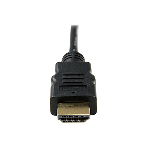 Nahaufnahme eines schwarzen HDMI-Kabels mit goldenem Anschluss. Der Stecker ist nach vorne gerichtet. Auf der Steckerfront ist HDMI aufgedruckt.