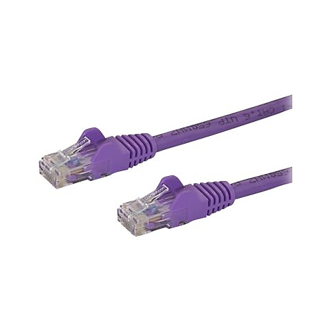 Zwei violette Ethernet-Kabel. Stecker mit durchsichtigen Clips, Kabel mit Text.